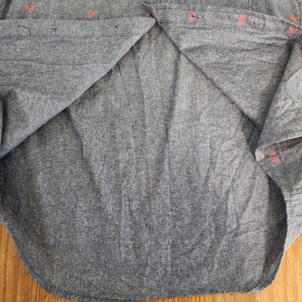 Superman Men's 100% Cotton Small Blue Chambray Button Down Short Sleeve Shirt - Picture 8 of 9